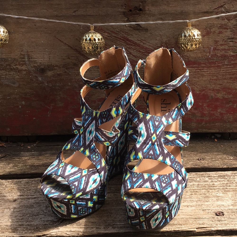 Multi-colored Wedges 🦋